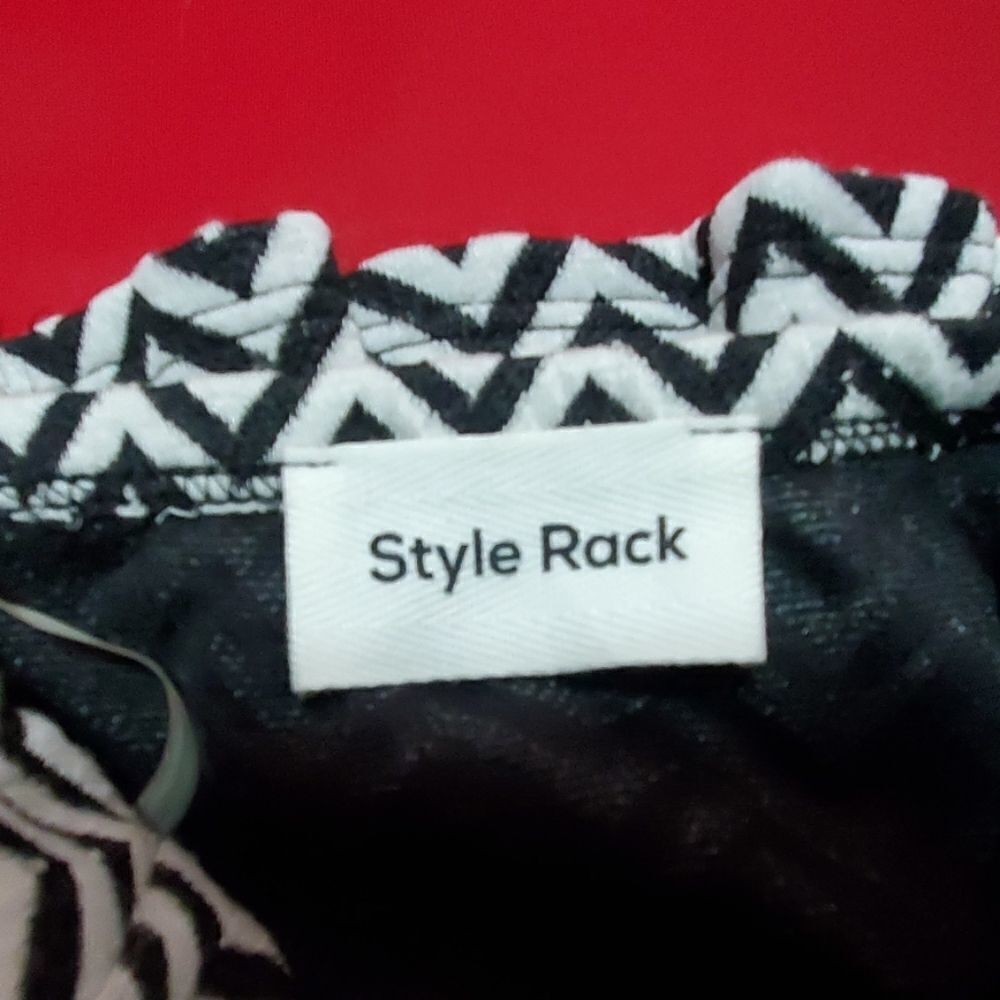 Style Rack Cheveron Strapless Dress (Small) - Picture 6 of 6